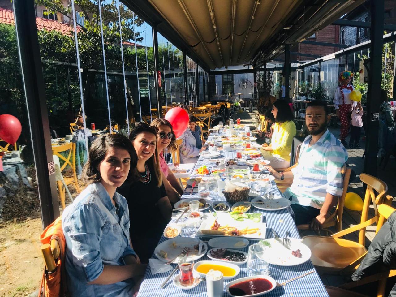 Kaf Konak Bartin Bagian luar foto
