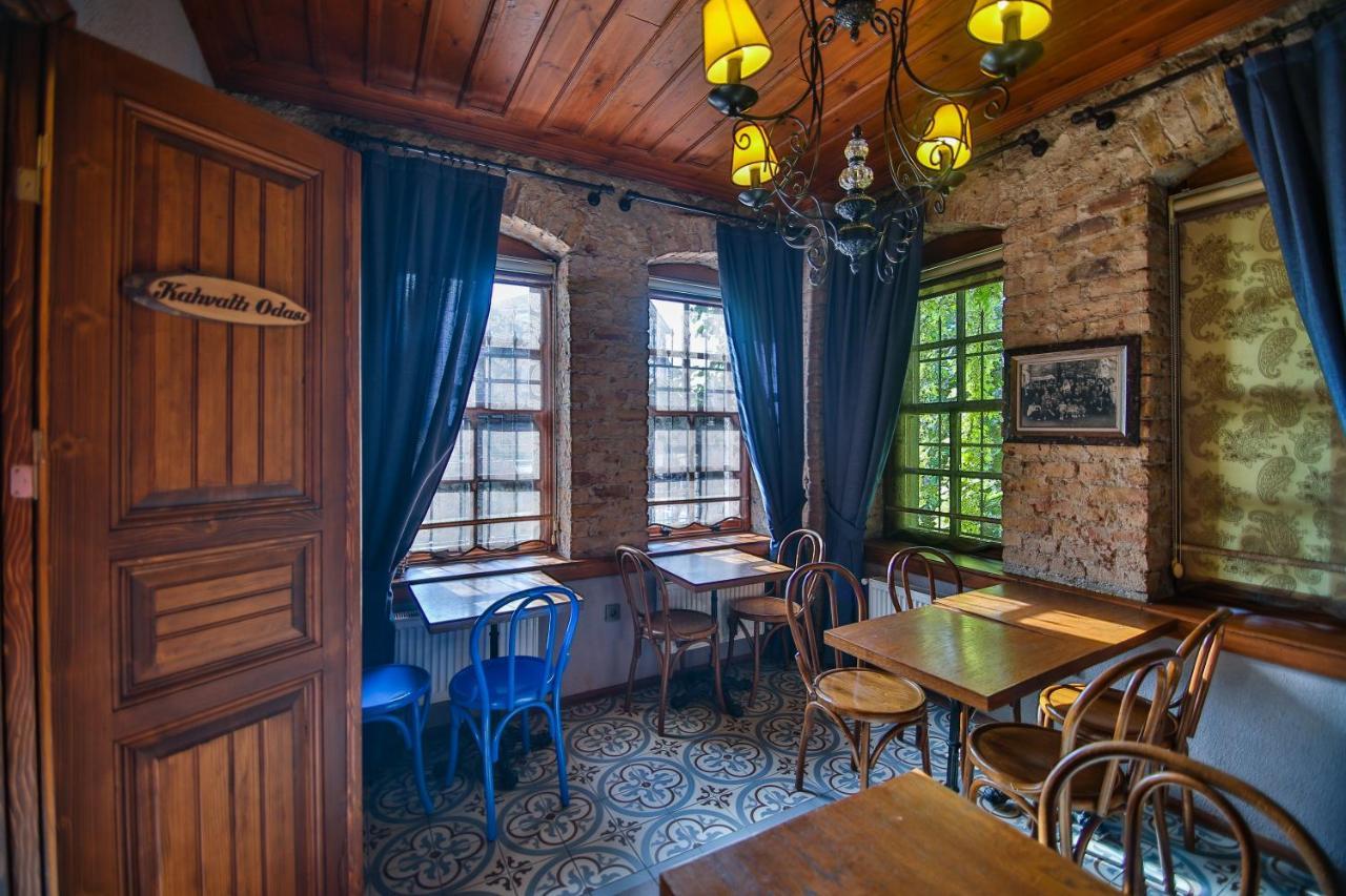 Kaf Konak Bartin Bagian luar foto