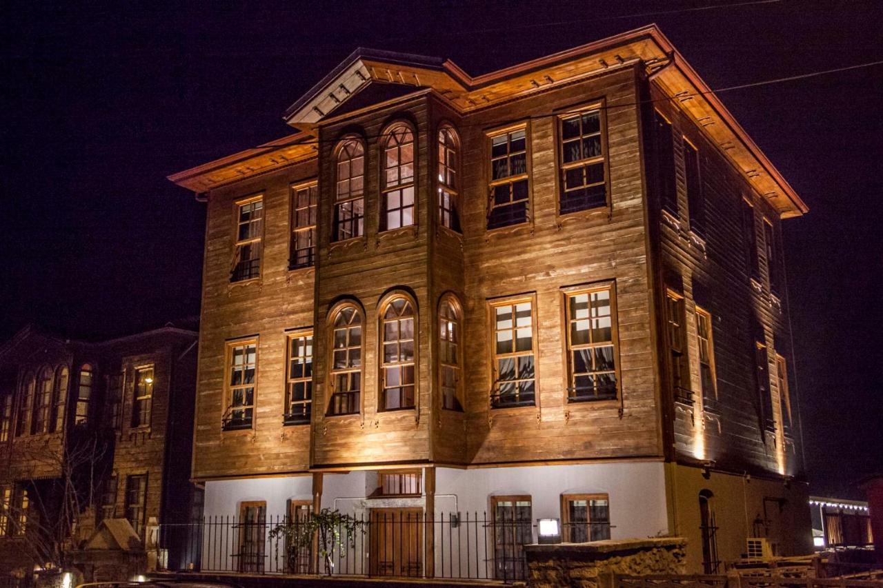 Kaf Konak Bartin Bagian luar foto